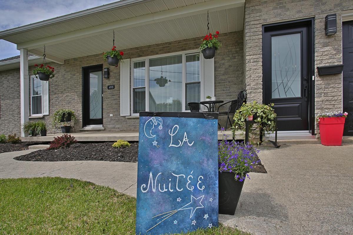 Gite La Nuitee Coaticook Exterior foto